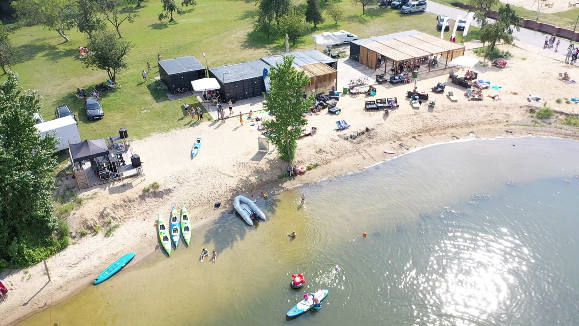 Prywatna plaża nad jeziorem przy Cukrowni Żnin